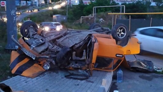 В Севастополе в районе Молочной балки перевернулся автомобиль