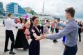 На набережной Корнилова в Севастополе более ста пар танцевали «За Победу до победного!»
