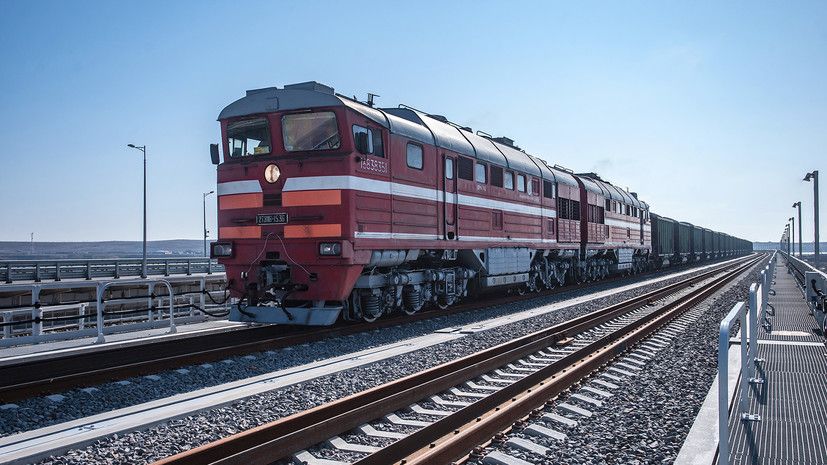 Движение грузовых поездов по Крымскому мосту начнется 30 июня