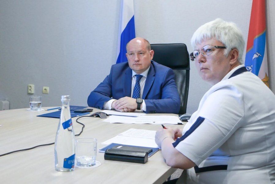 Владимир Устинов провел заседание Совета при полномочном представителе Президента Российской Федерации в Южном федеральном округе и приём граждан с участием глав регионов
