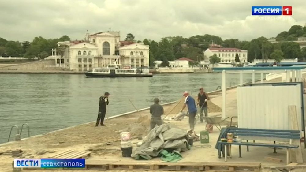 В Севастополе тротуарную плитку на пляже Хрустальный заменят на гранит