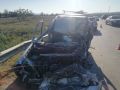 На трассе в Крыму лоб в лоб столкнулись иномарка и КАМАЗ