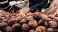 В Крыму продавцов орехов начали штрафовать