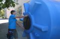 Детсады и школы Симферополя оснастят бочками для воды к концу августа