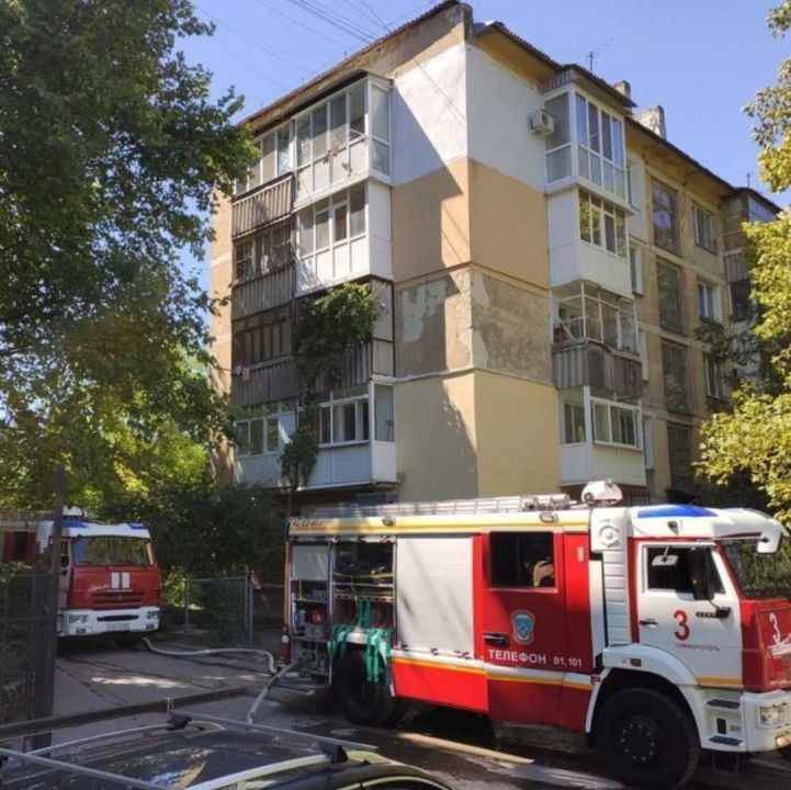 В Симферополе при пожаре в многоэтажке пострадал человек
