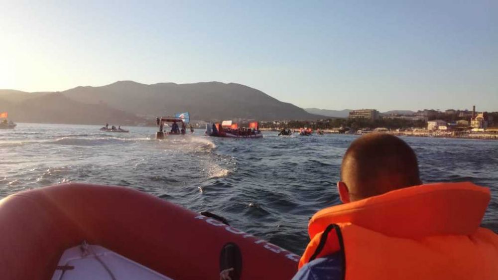 Сотрудники ГКУ РК "КРЫМ-СПАС" обеспечили безопасность проведения парада маломерных судов в бухте Капсель