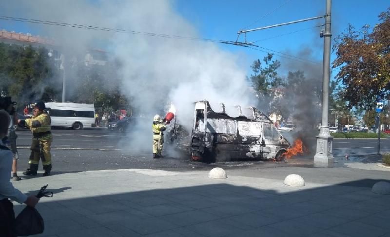 Эксперты озвучили причину возгорания грузового авто на площади Ушакова