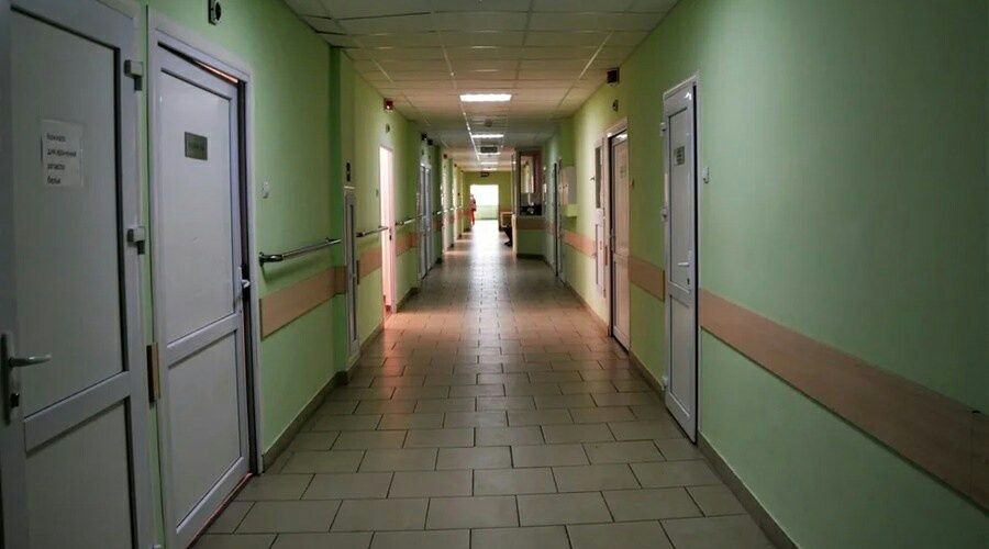Нехватка врачей ощущается в России повсеместно – Песков