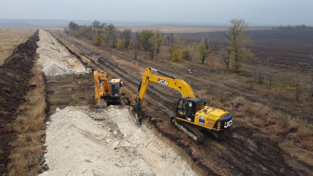 Во время рытья траншеи для водовода Бештерек-Зуйского обнаружили мины со  времен ВОВ - Лента новостей Крыма