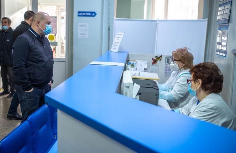 спортивная поликлиника севастополь. в какой поликлиники севастополя. регистратура поликлиники. в какой поликлиники севастополя. поликлиника 5 севастополь геннериха.