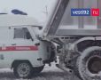 В массовое ДТП на крымской трассе попали КамАЗ и автомобиль скорой помощи