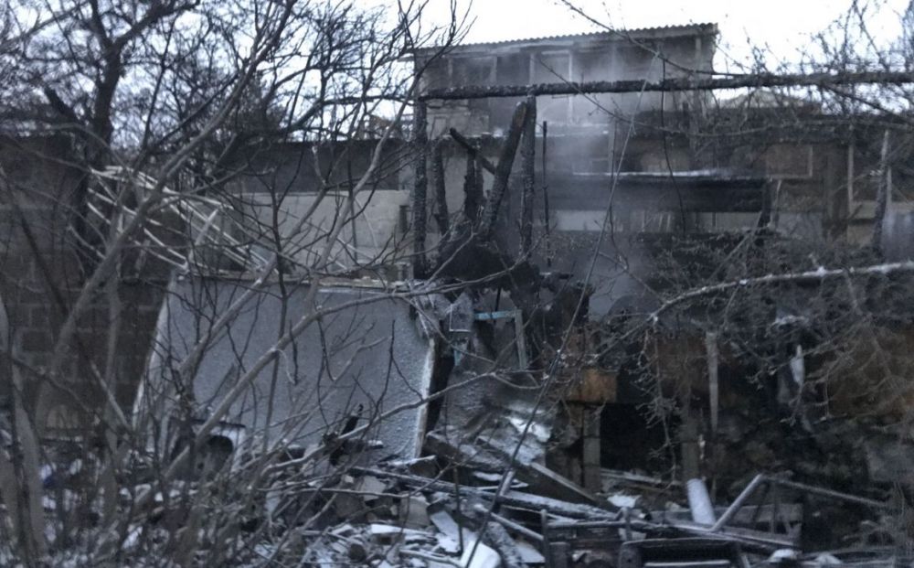 На пожаре в Гагаринском районе Севастополя спасли двух человек