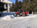 Керченские тротуары и дороги продолжают очищать от снега и обрабатывать противогололедными реагентами