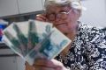Украинец возмутился высокими пенсиями в Крыму