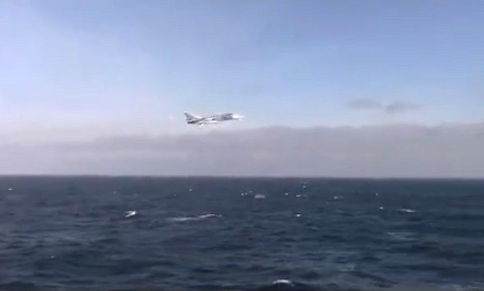 Российский истребитель попал на видео с американского эсминца «Дональда Кука»