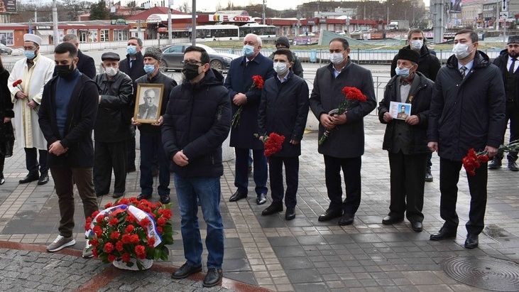 Альберт Кангиев принял участие в памятных мероприятиях, приуроченных Дню памяти дважды Героя Советского Союза Амет-Хана Султана