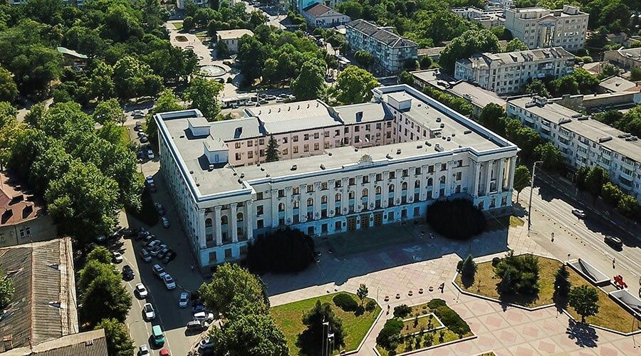 Фасад здания Совмина Крыма отремонтируют за 33,6 млн рублей