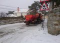 В Ялте коммунальщики активно убирают снег