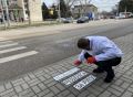 На симферопольских тротуарах появились предупреждающие надписи