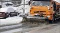 Продолжается работа по уборке дорог снегоуборочными машинами