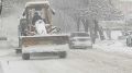 Продолжается расчистка феодосийских улиц от снега