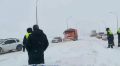 Более 30 спецавтомобилей задействовали для очистки «Тавриды» от снега