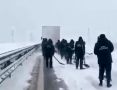 Сотрудники МЧС освободили из «снежного плена» 307 машин на трассе «Таврида»