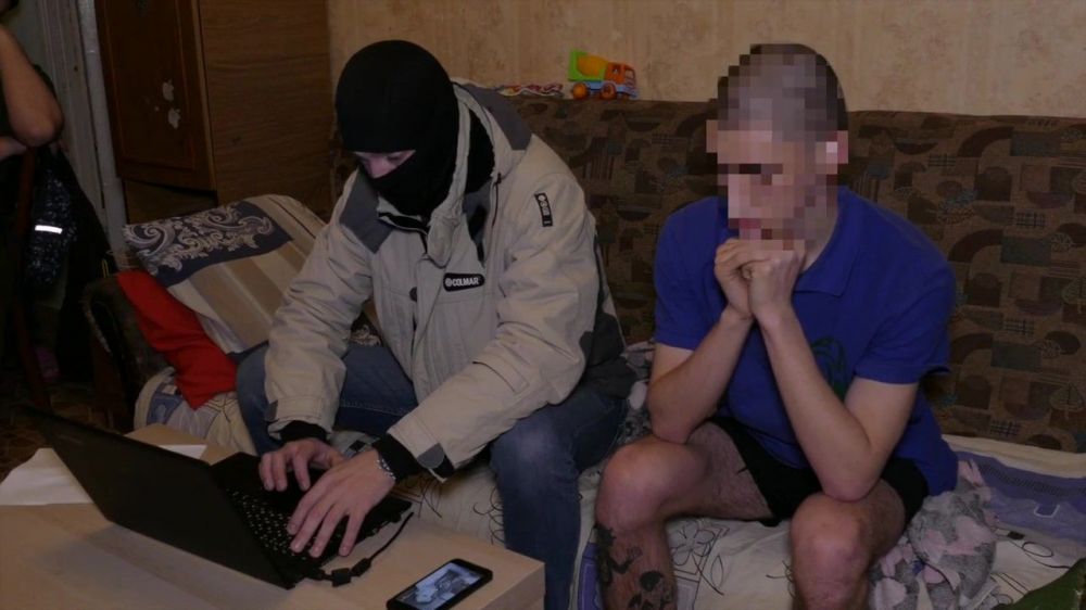 Сотрудники ФСБ задержали жителя Симферополя за призывы к терроризму