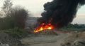 Севастопольские спасатели тушили пожар на свалке покрышек в Инкермане