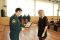 Сотрудницы МЧС России принимают поздравления