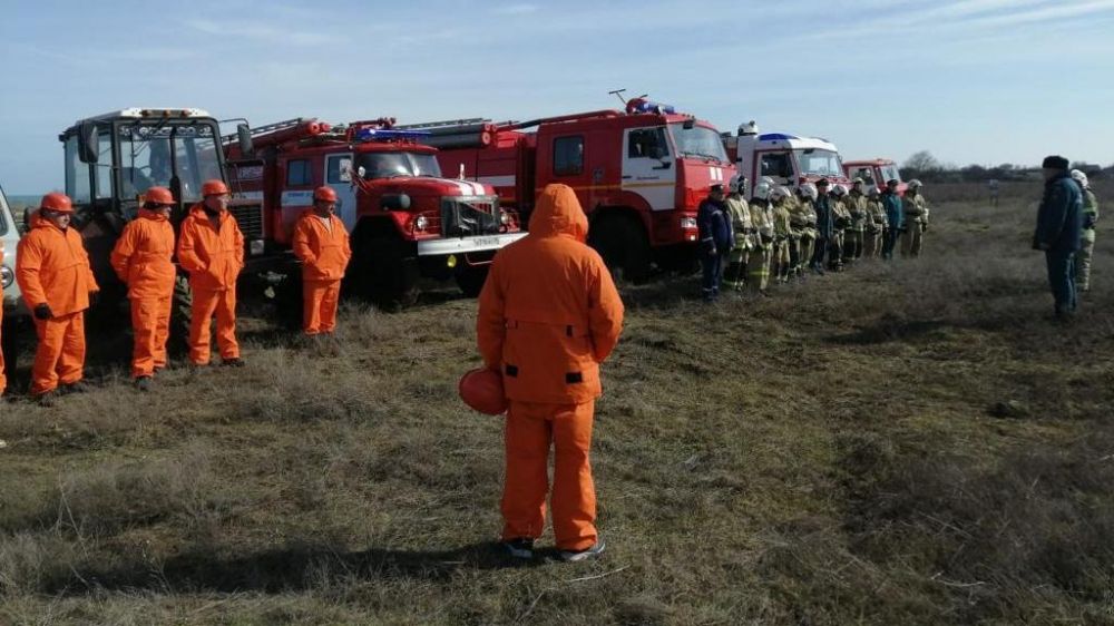 Сотрудники Минприроды Крыма приняли участие в тренировочном пожарно-тактическом учении на территории Раздольненского района