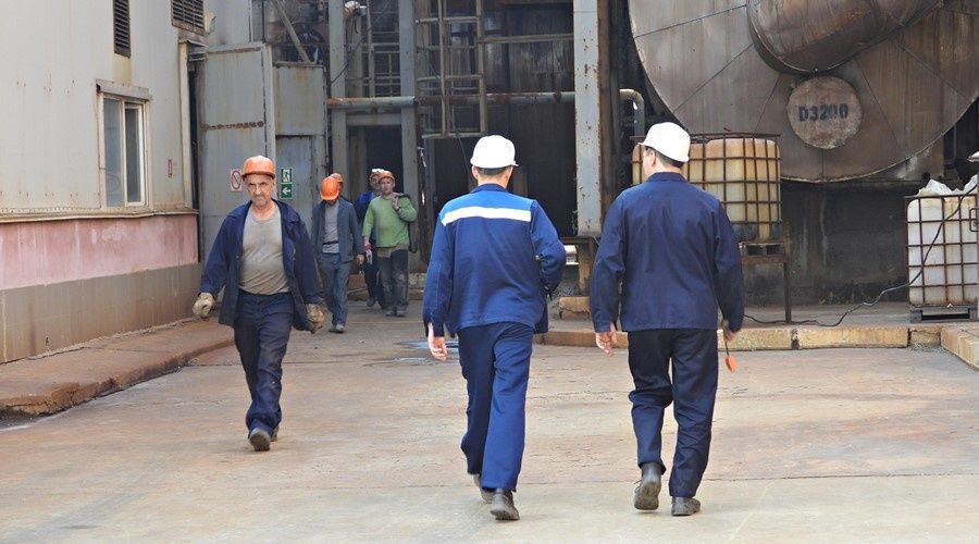 Минпромполитики сообщило о решении вопроса с сокращениями на заводе «Титановых инвестиций» в Крыму