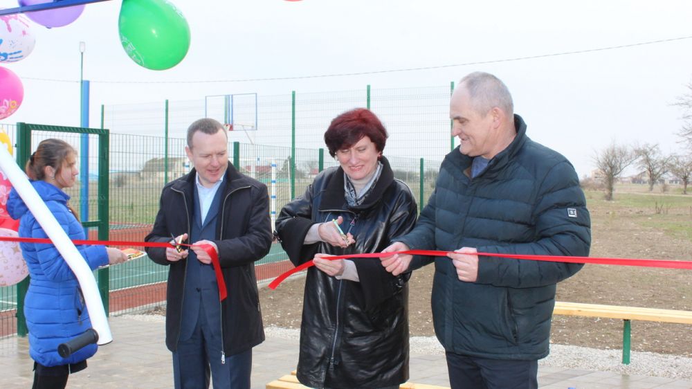 В Нижнегорском районе состоялось торжественное открытие спортивной площадки - Андрей Рюмшин