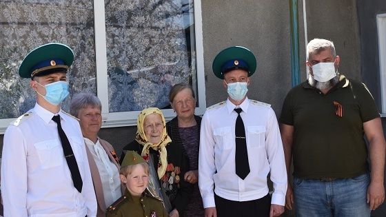 Руководители Джанкойского района поздравили ветеранов с Днем Победы