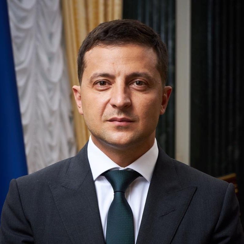 Зеленский продлил санкции против главы Республики Крым