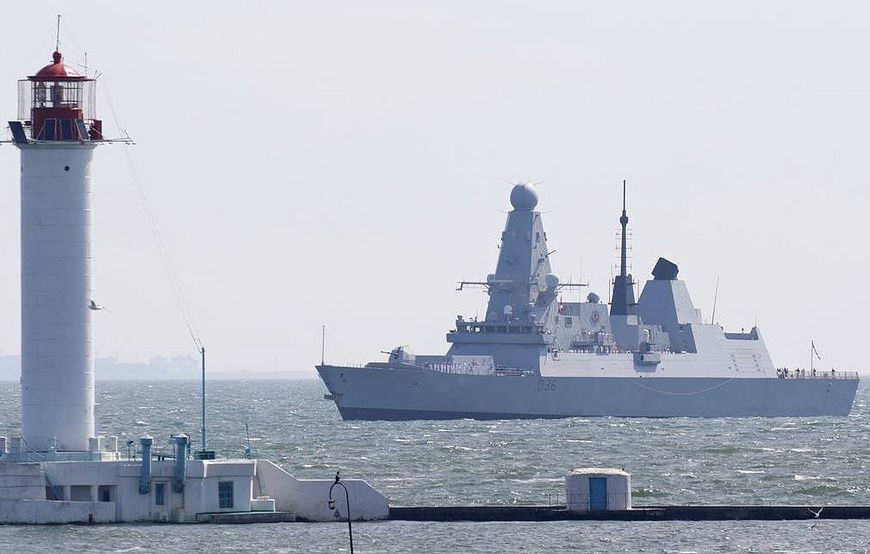 Журналист Би-би-си: британский эсминец подошел на расстояние видимости к побережью Крыма
