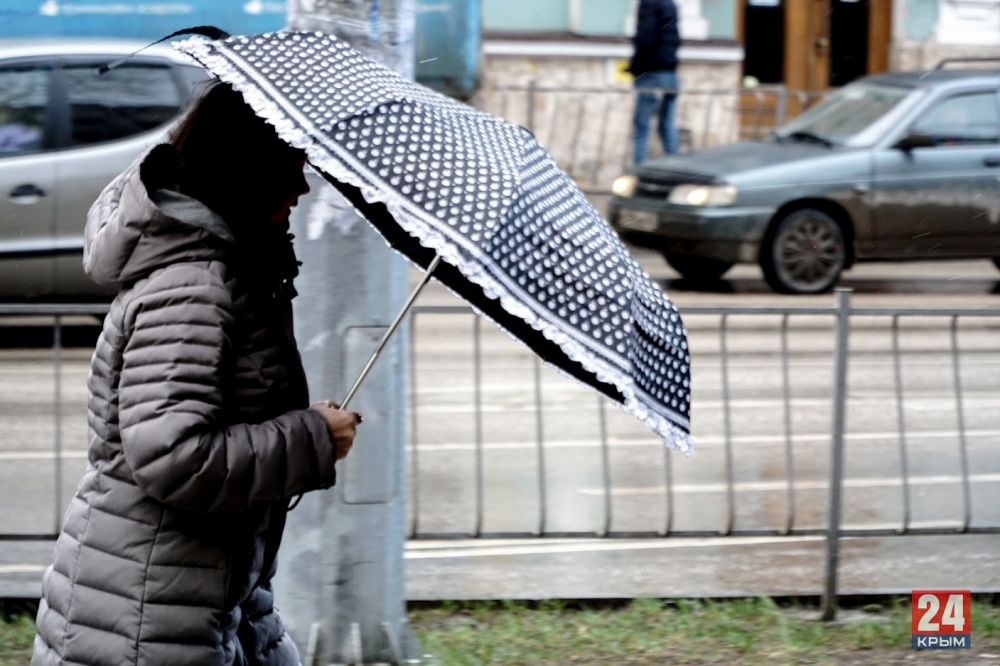 Ливень, град и шквал: в Крыму объявили штормовое предупреждение