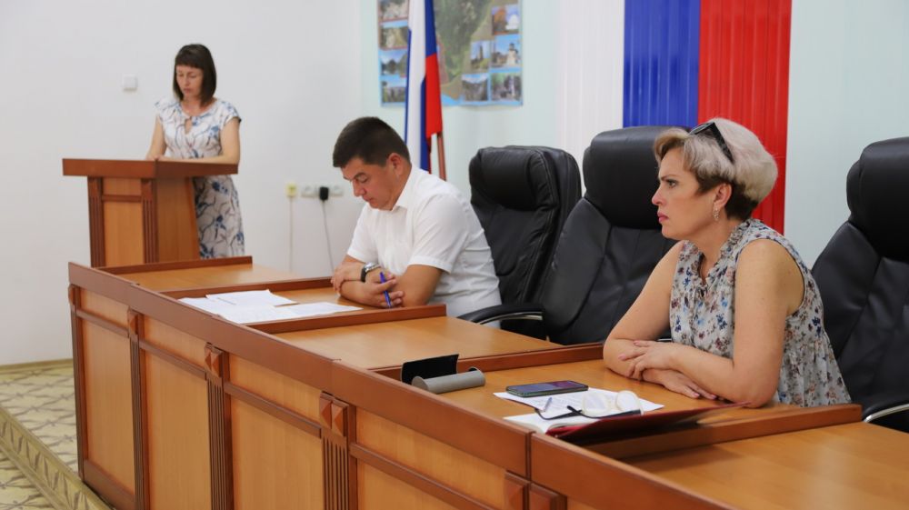 Валентина Кретова-Пименова проинформировала о порядке согласования схем нестационарных торговых объектов на территории Бахчисарайского района