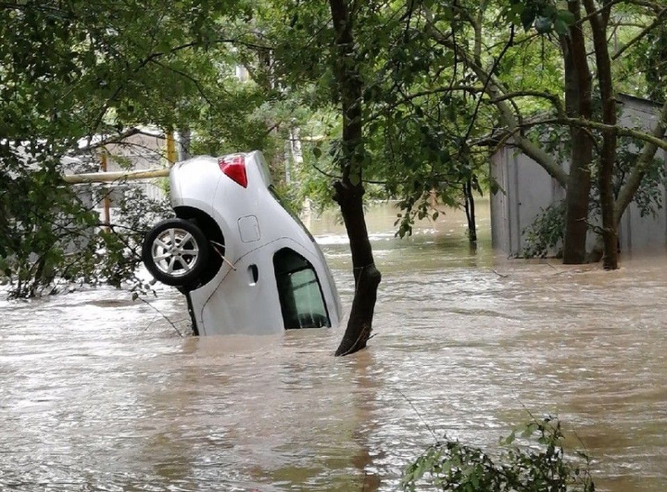 Собственники пострадавших от потопа автомобилей, стоимостью менее 300 тысяч рублей, получат компенсации