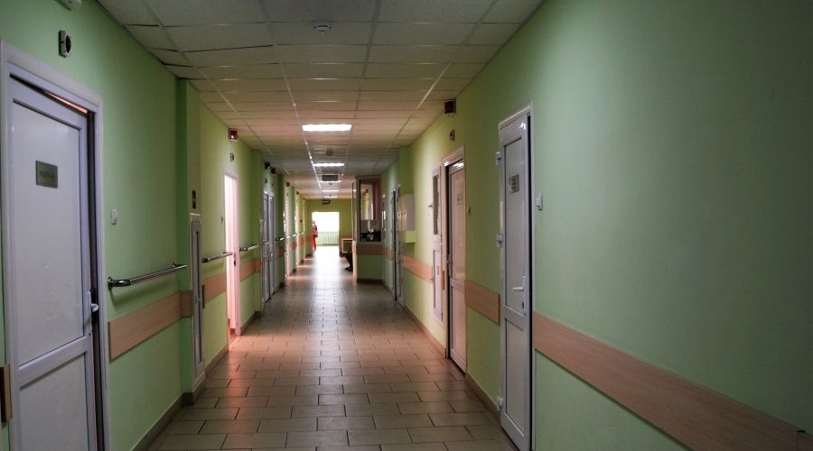 Три отделения детской больницы в Керчи отремонтируют за 262 млн рублей