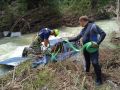 Спасатели достают ещё один автомобиль из реки Коккозка