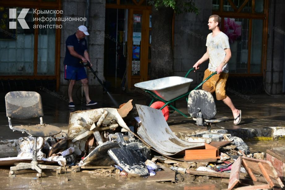 Пострадавших от стихии крымчан временно освободят от оплаты коммунальных услуг