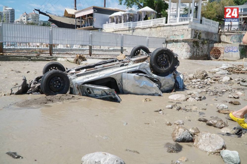 В Крыму стартовал приём заявок от граждан, чьи автомобили пострадали от наводнения. Какие нужны документы