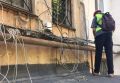 В Симферополе начали убирать провода с фасадов домов
