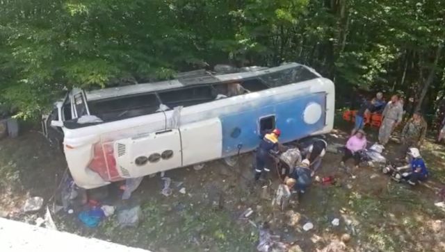 Автобус перевернулся на Кубани: десятки пострадавших