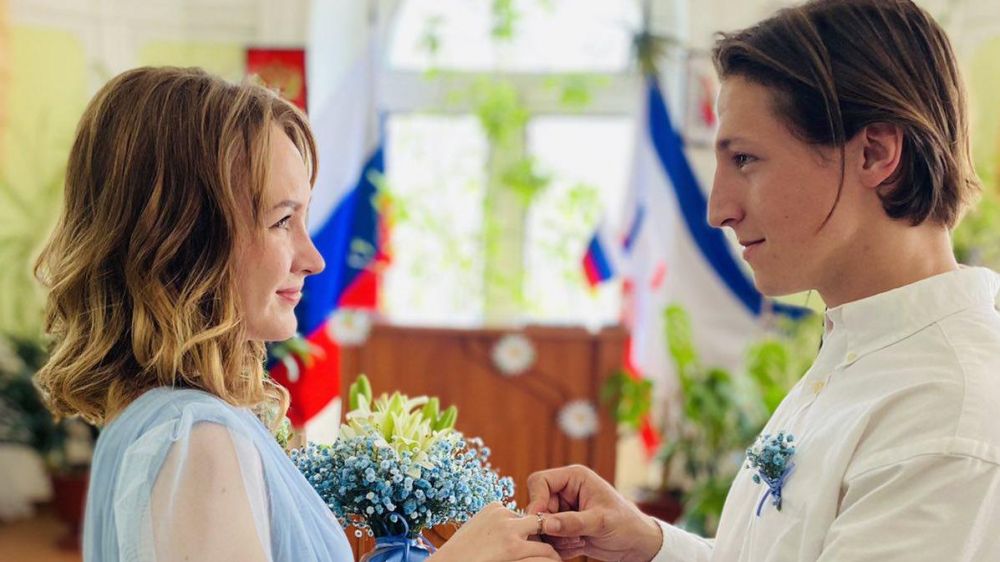 За две недели в Республике Крым зарегистрировано 737 рождений и 604 брака