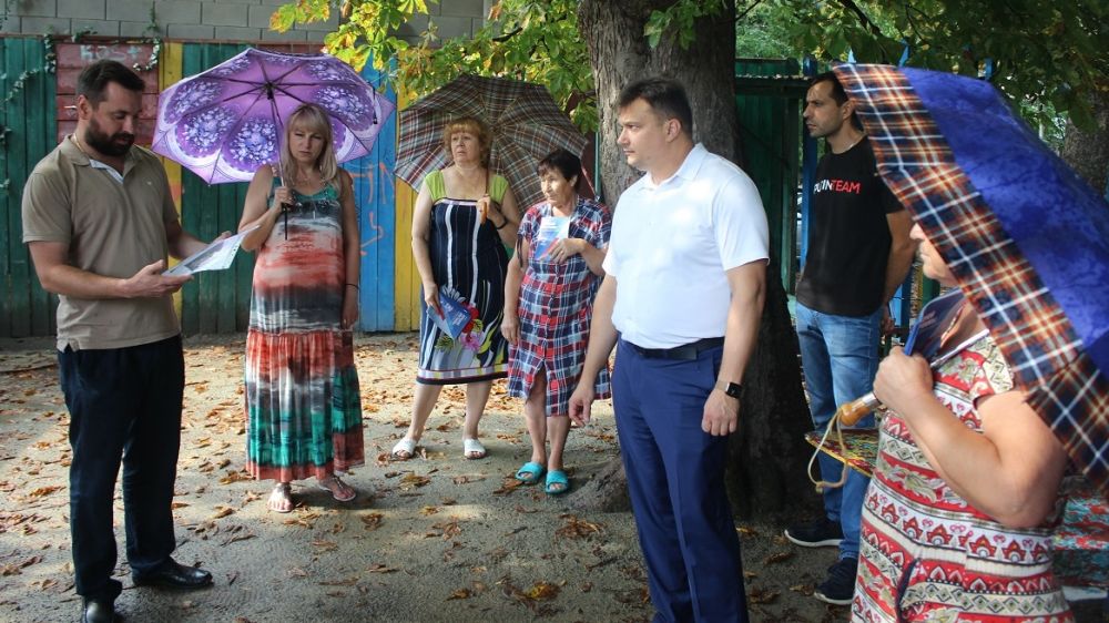 Константин Шимановский встретился с жителями посёлка Отрадное