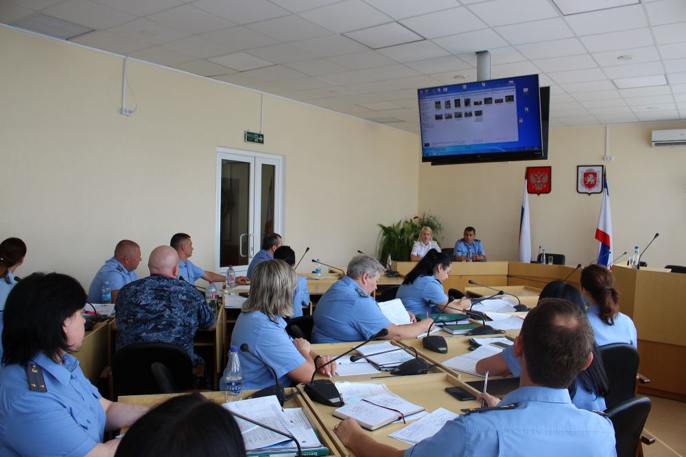 Сотрудники Госавтоинспекции Республики Крым провели занятия с руководителями подразделений ФССП Республики Крым