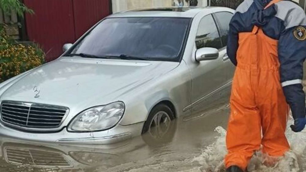 В Симферополе задумались об угрозе паводков после потопа в гараже