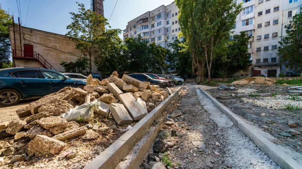 Обещанного три года ждут: как ремонтируют Симферополь
